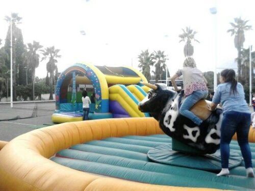 Alquiler Toro Mecánico y Castillo Hinchable Hotel Benidorm