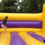 Descubre cuáles son los hinchables para comuniones que más lo petan.