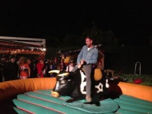 Alquiler toro mecánico para Bodas y despedidas en Alicante