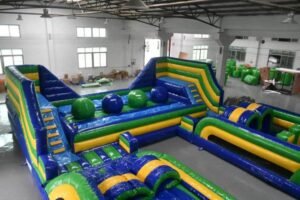 Prueba wipeout con grandes bolas, para fiestas y eventos