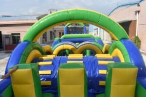 Circuito hinchable de obstaclos, pista americana para fiestas en Alicante