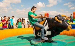 Alquiler atracción toro mecánico en Alicante y Murcia