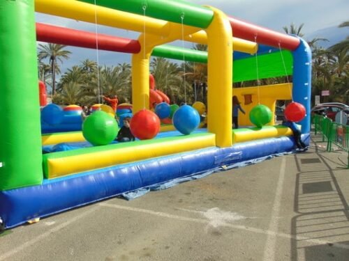 Colchoneta hinchable pendulo para cumpleaños y niños