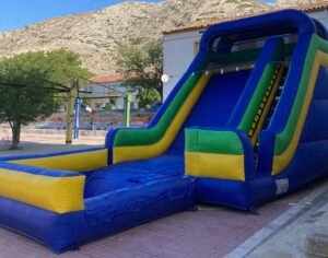 Hinchable de agua con piscina