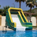 Hinchable de agua con piscina