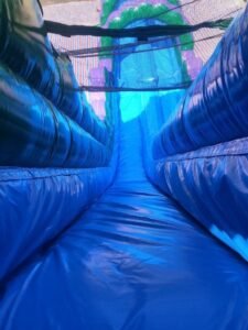 alquiler hinchables acuáticos y toboganes de agua en Alicante