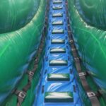 alquiler hinchables acuáticos y toboganes de agua en Alicante