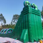 alquiler hinchables acuáticos y toboganes de agua en Alicante