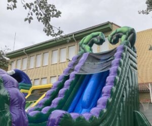 alquiler hinchables acuáticos y toboganes de agua en Alicante