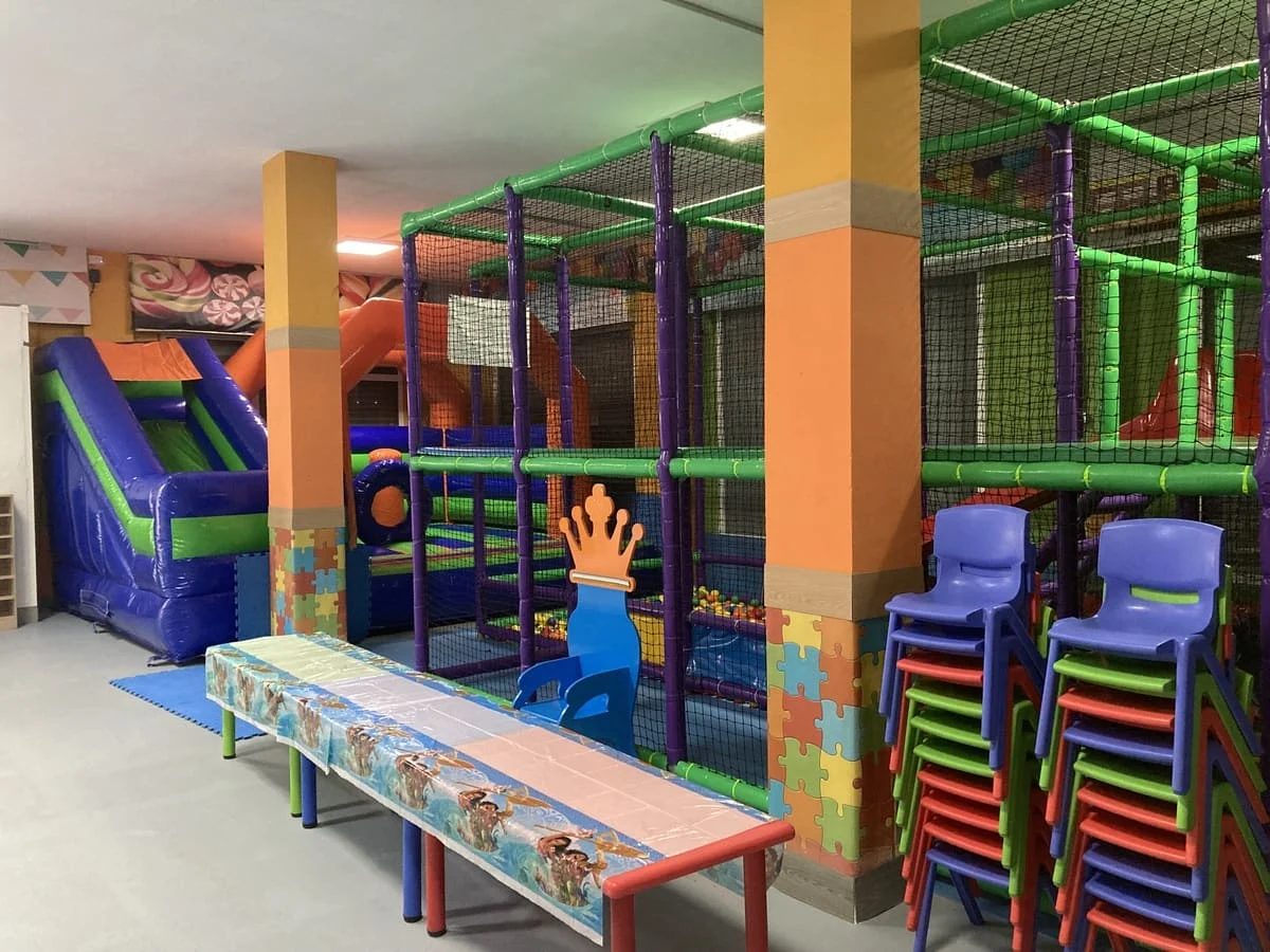 alquiler sala azul en Petrer para fiesstas infantiles